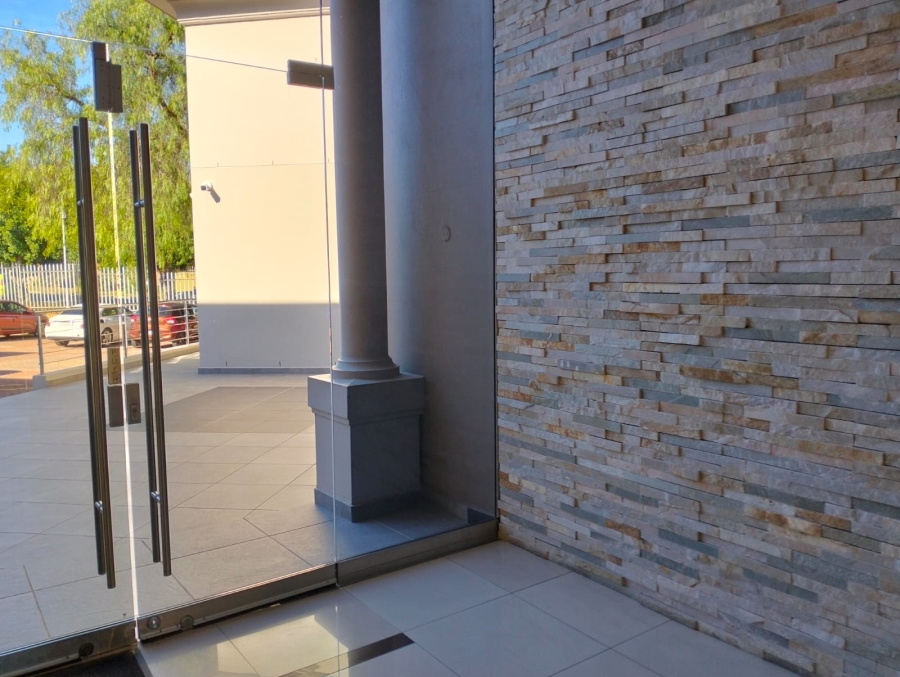 To Let commercial Property for Rent in Rosenpark Western Cape